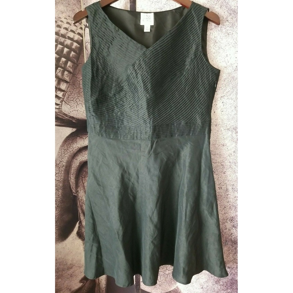 SUZI CHIN Maggy Boutique Sleeveless Black‎ V Neck Fit to Flare Dress Size 12
